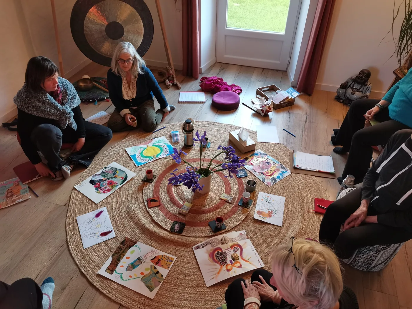 Atelier autour d’un mandala au sol