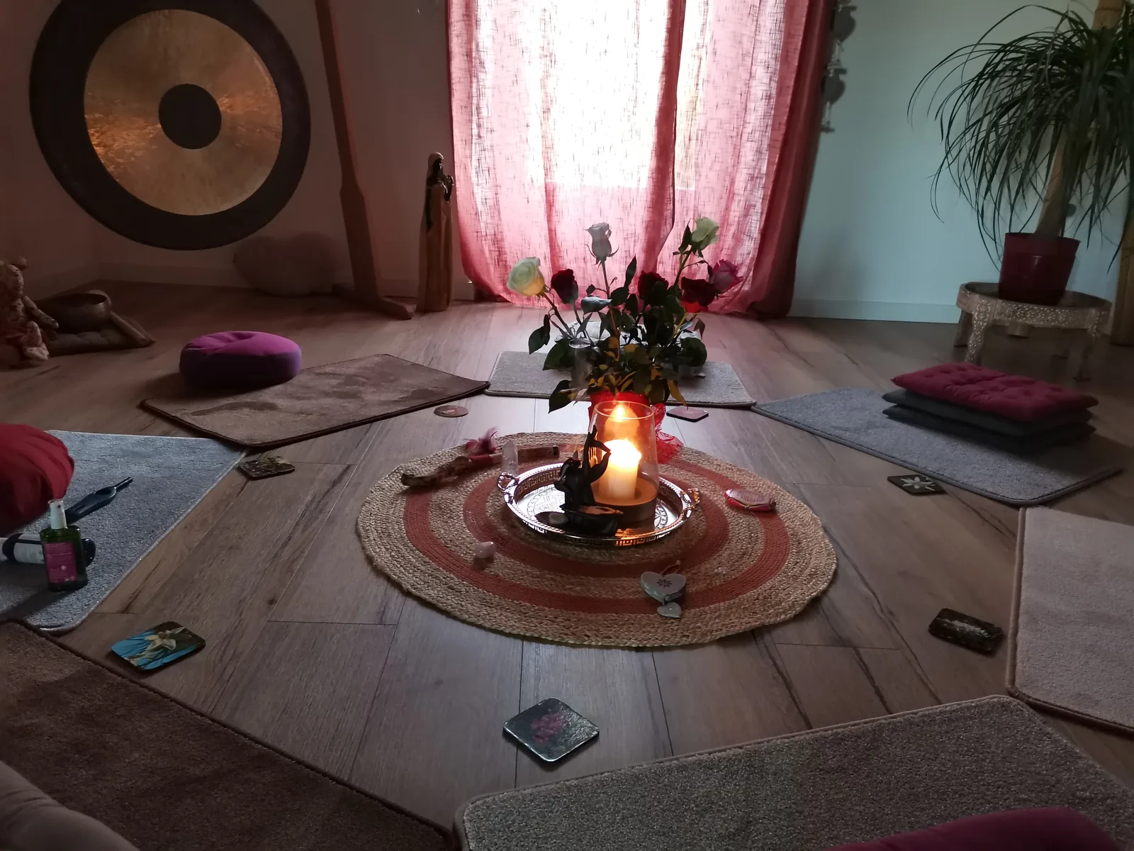 Détail du lieu : mandala et pierre