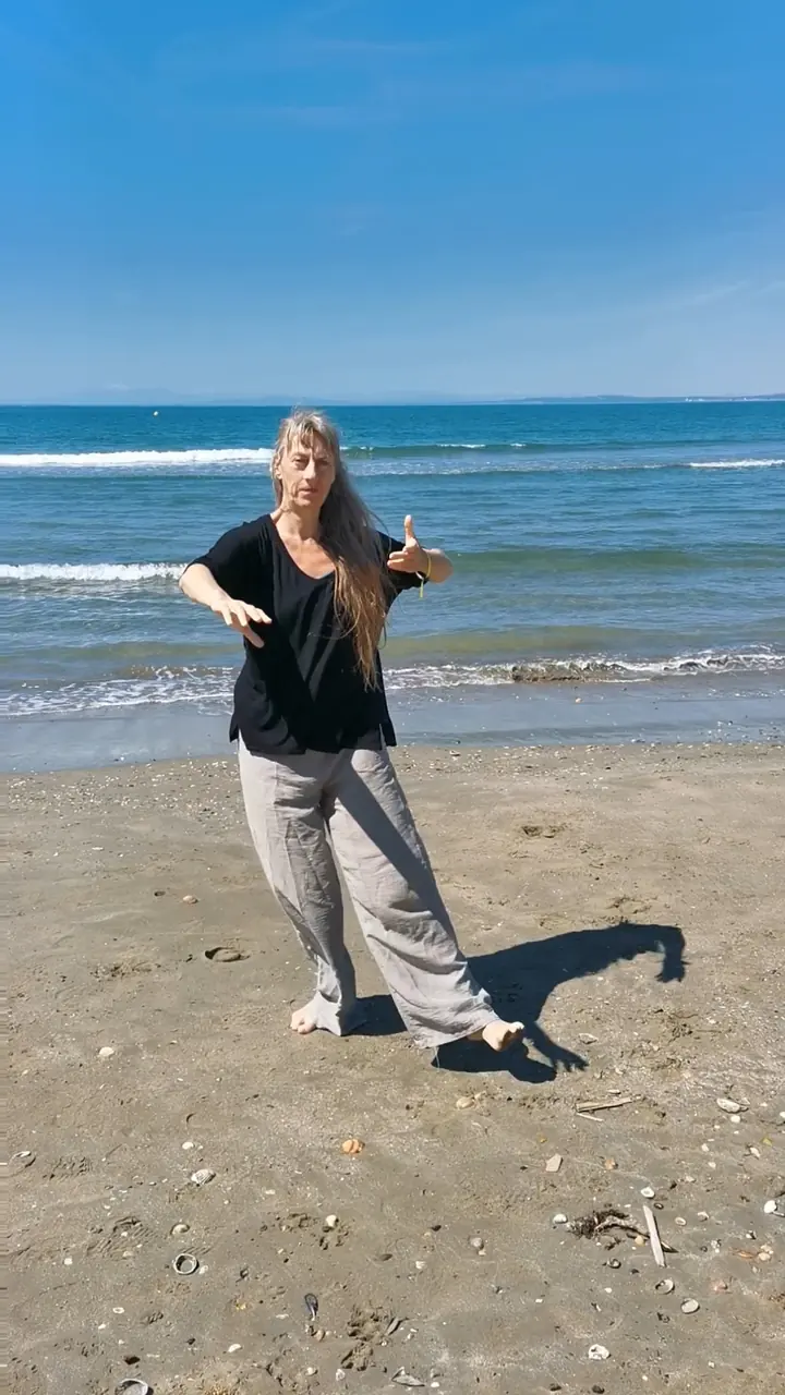 Catherine Mauguin au bord de la mer, premier temps du mouvement